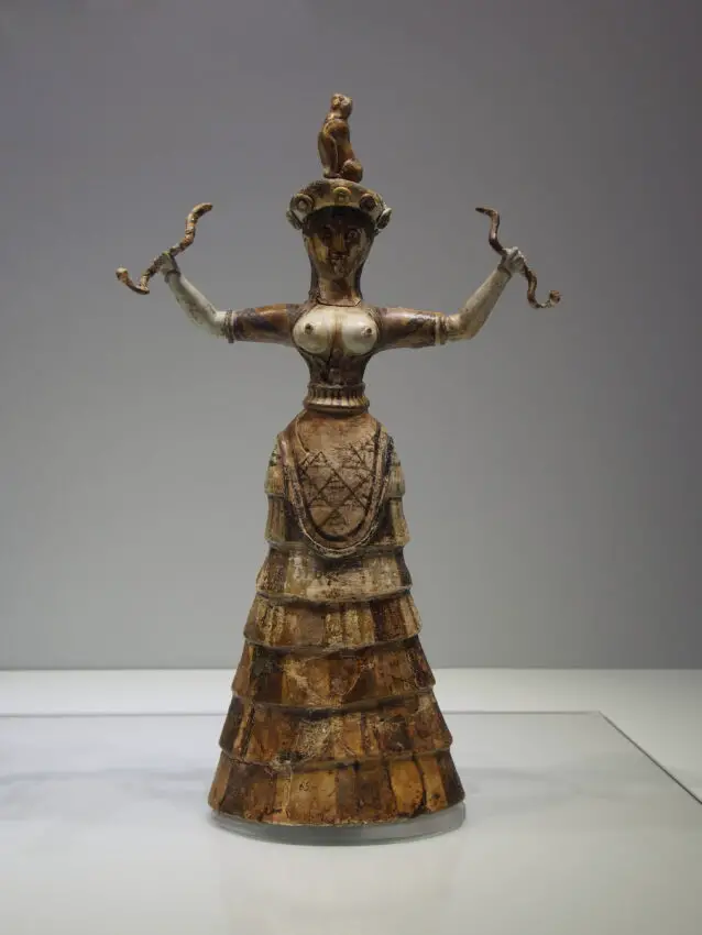 Minoan Priestess